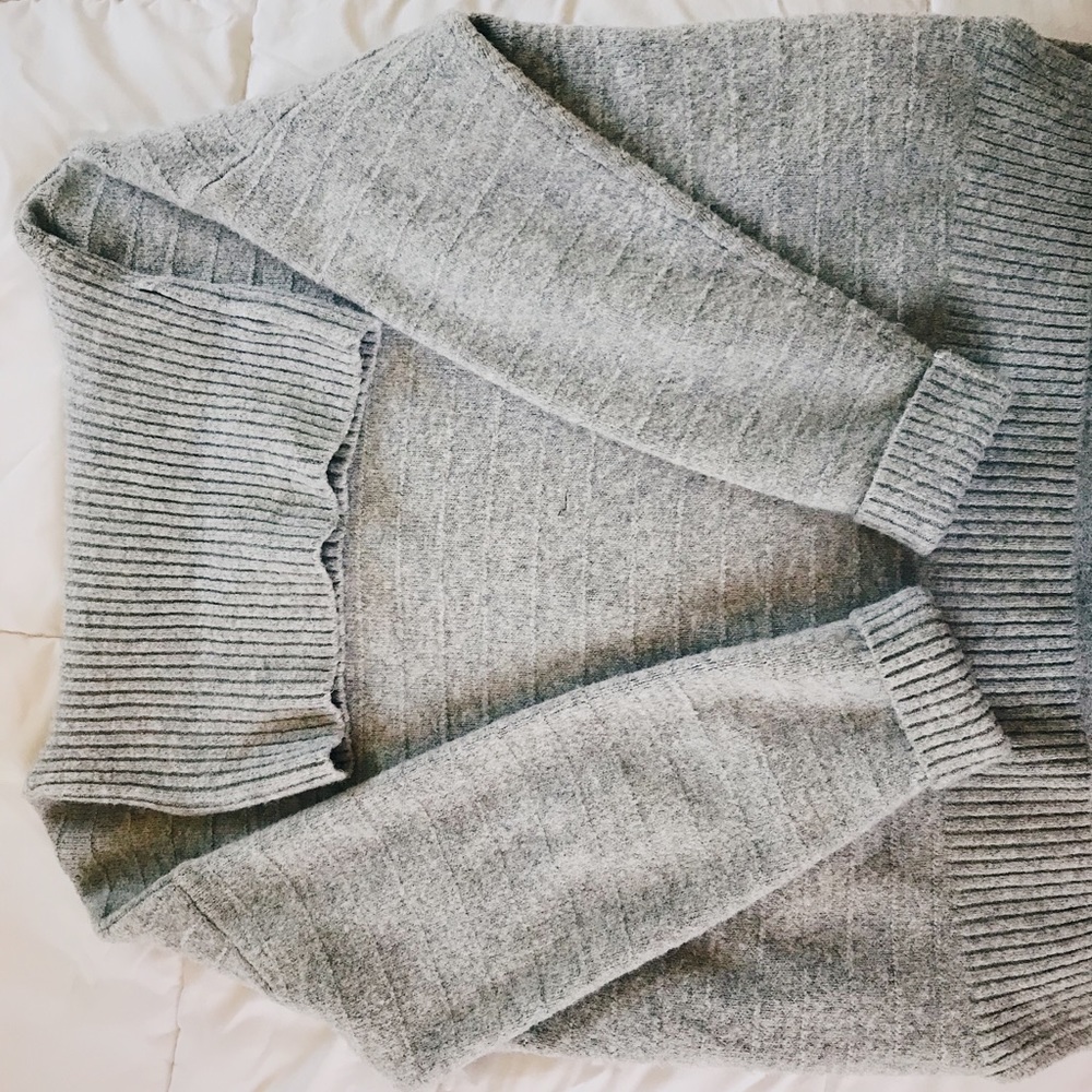 OLD NAVY SWEATER